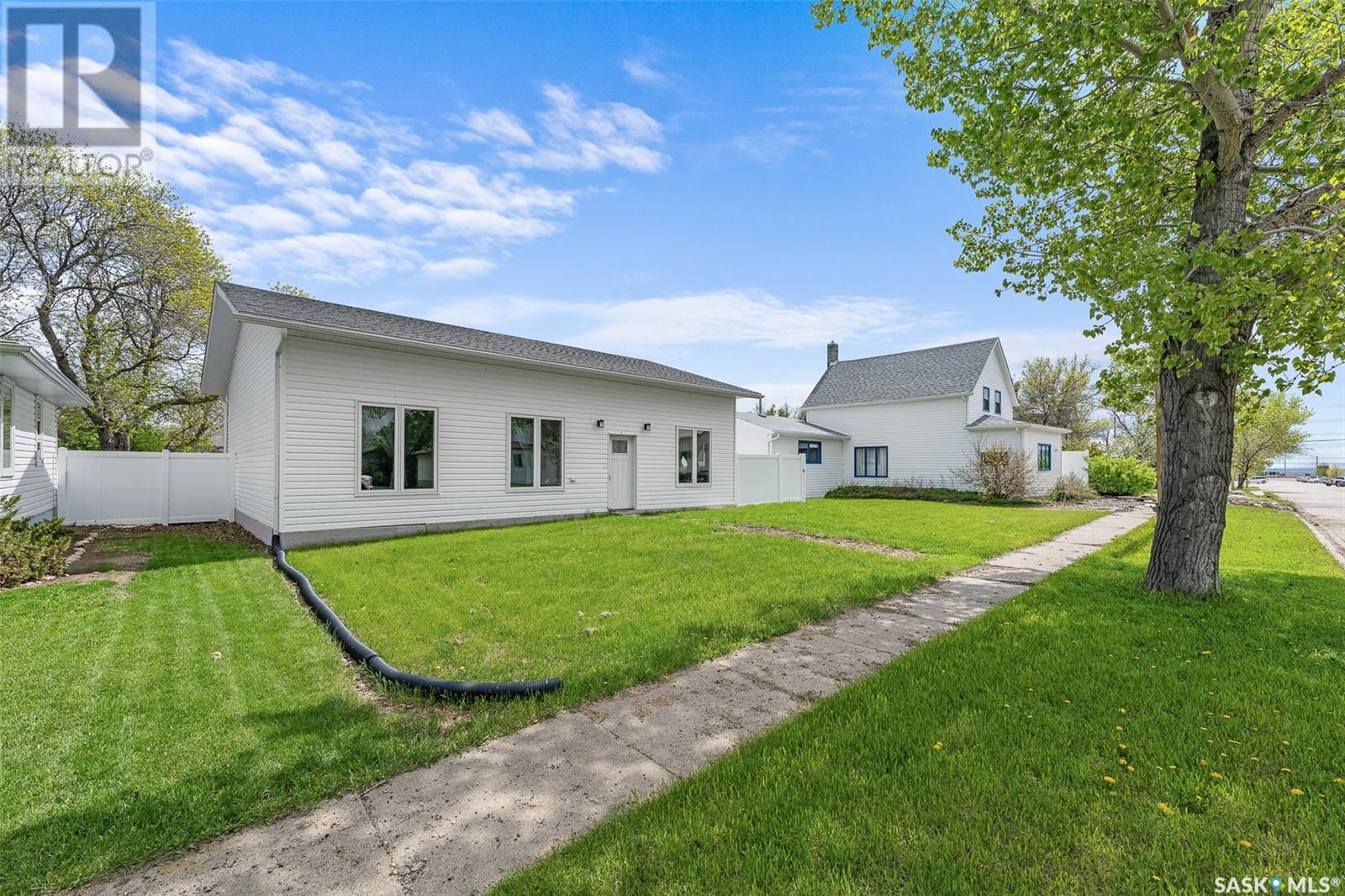 214 Main St, Rouleau, SK S0G 4H0