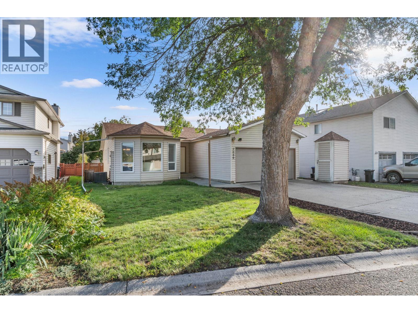 2050 Zinnia Rd, Kelowna, BC V1V 1P5