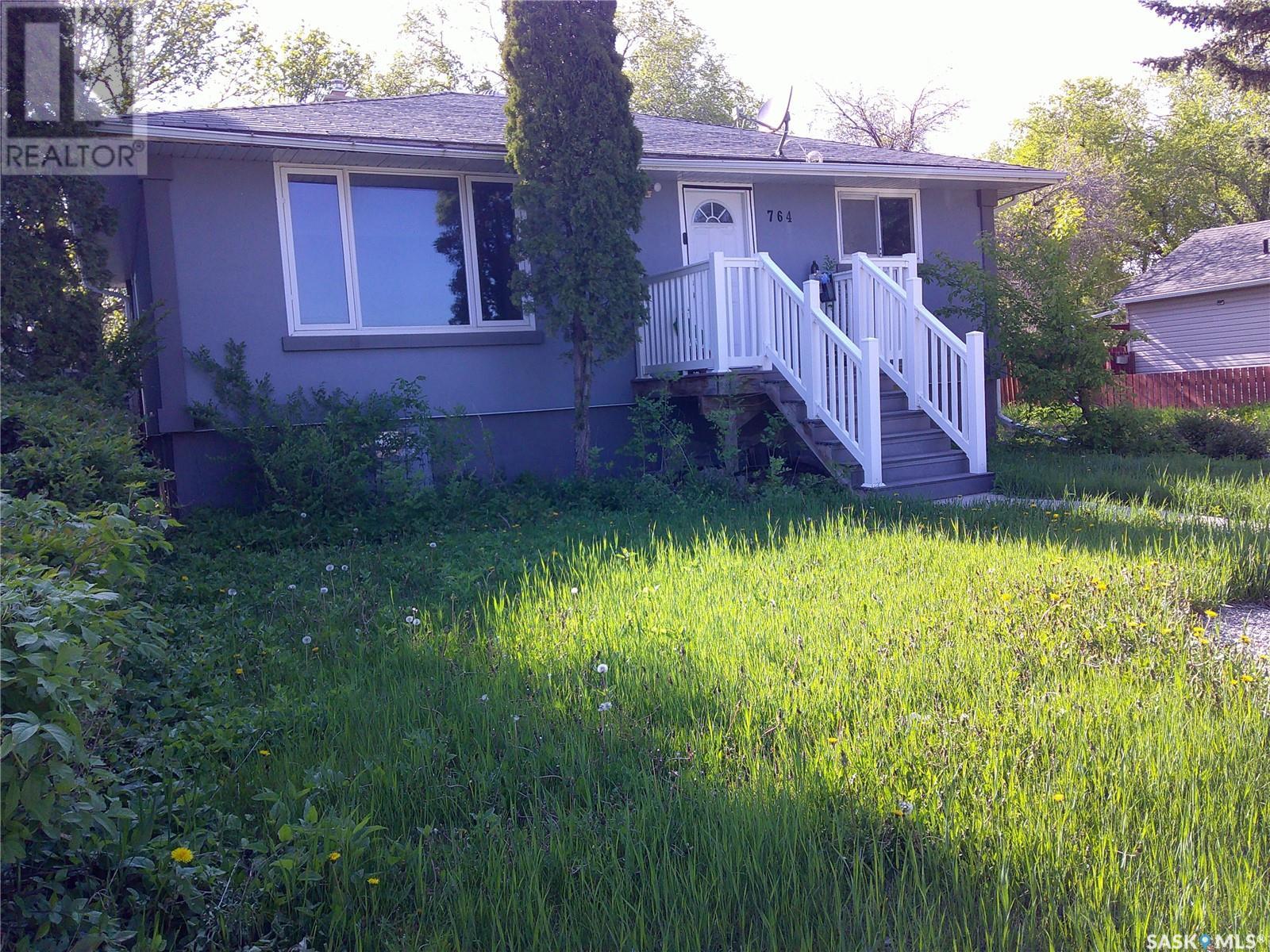 764 Elphinstone St, Regina, SK S4T 3L2