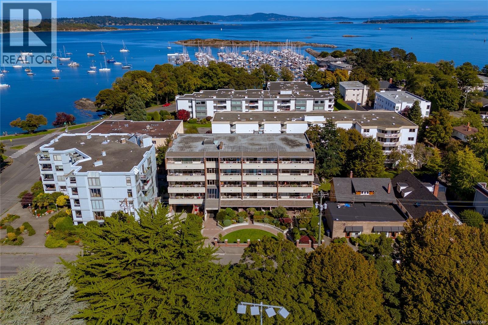 1175 Newport Ave Unit 503 Ave, Oak Bay, BC V8S 5E6