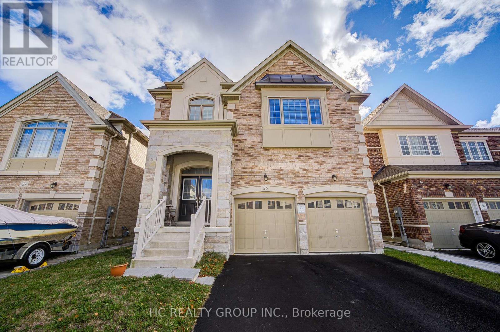 25 Deer Pass Rd, East Gwillimbury, ON L9N 0L6