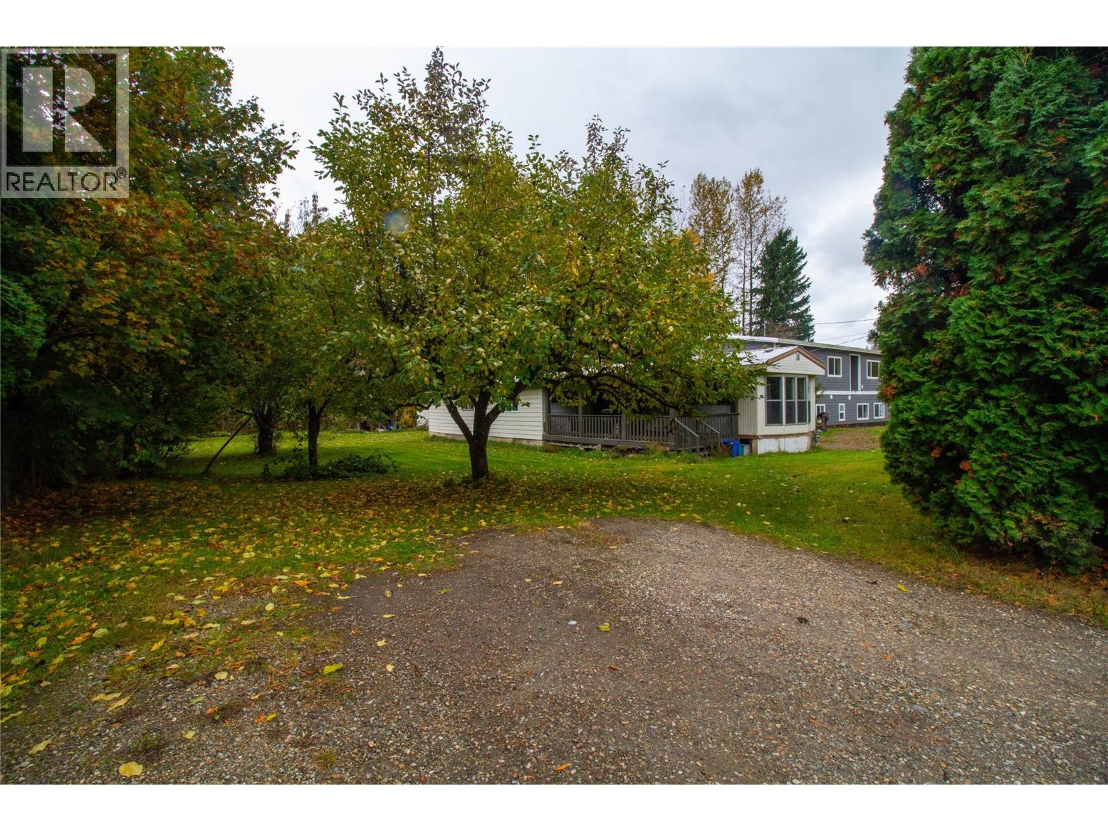 1867 Nixon Rd, Revelstoke, BC V0E 2S0
