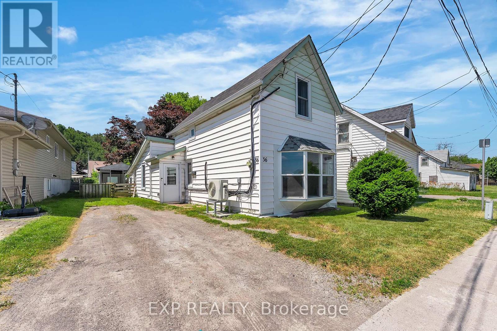 36 Stanley St, Quinte West, ON K8V 4V2
