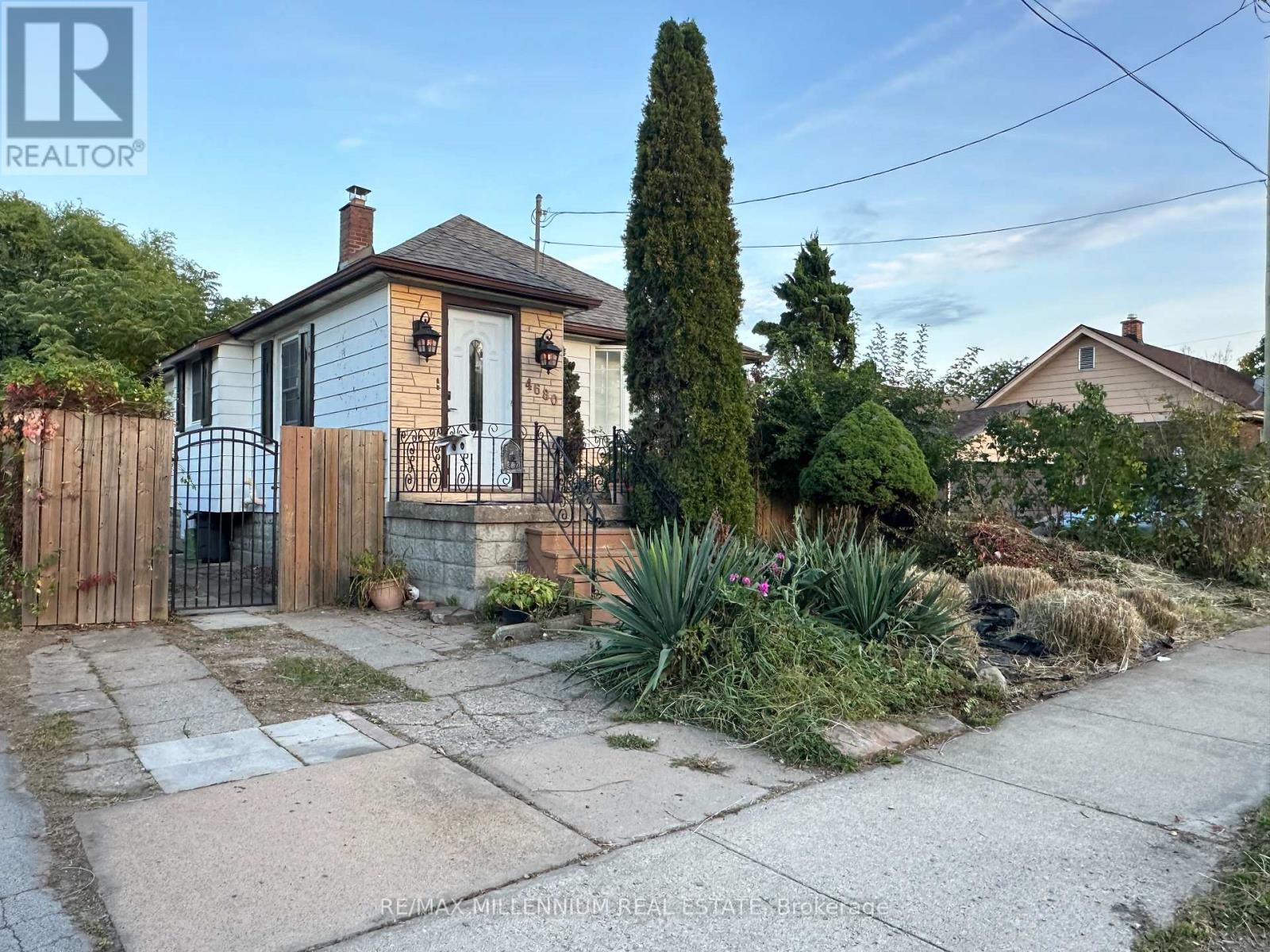 4680 Sixth Ave, Niagara Falls, ON L2E 4T5