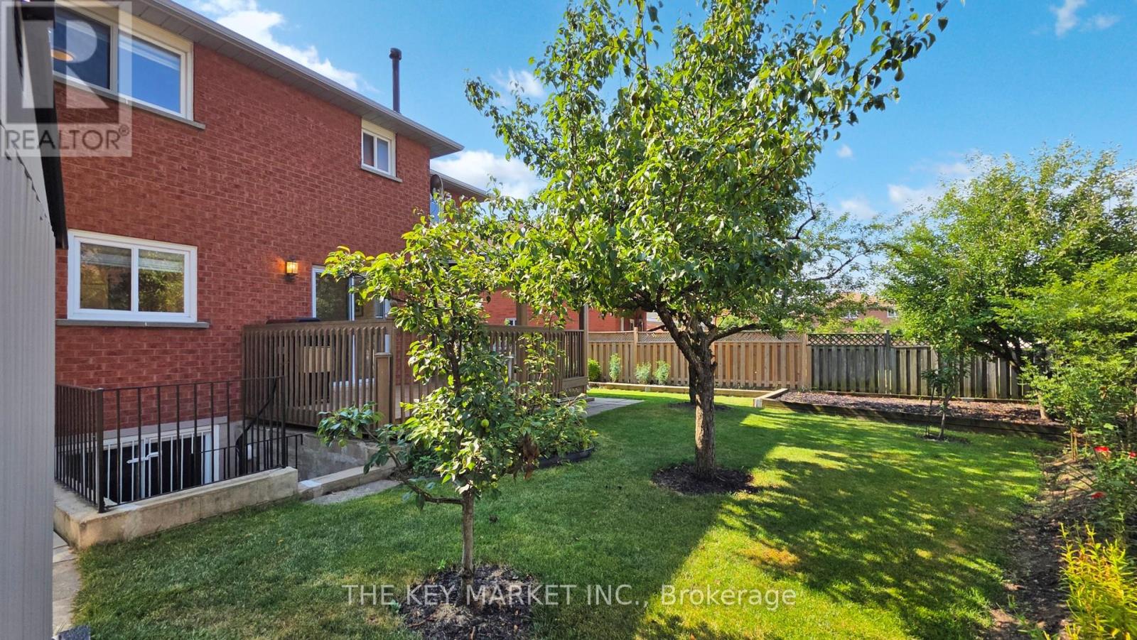 4561 Gladebrook Cres, Mississauga, ON L5V 1E6