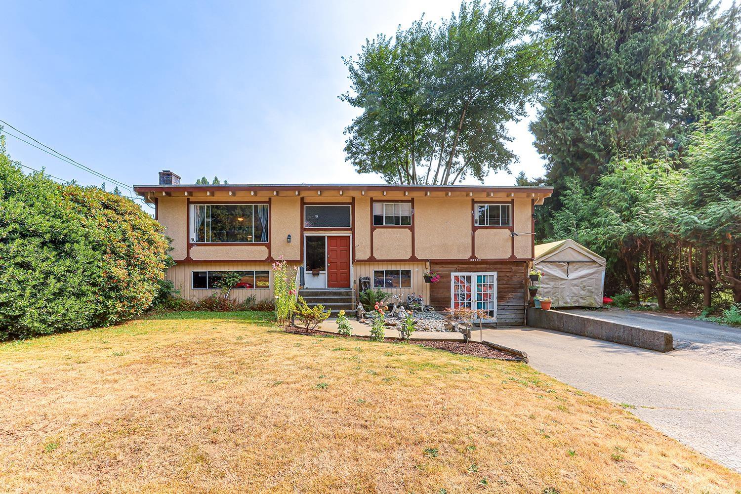 33262 Lynn Ave, Abbotsford, BC V2S 1C9