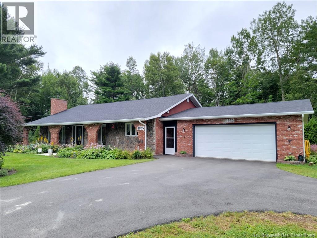 1935 Palmer, Bathurst, NB E2A 4X7
