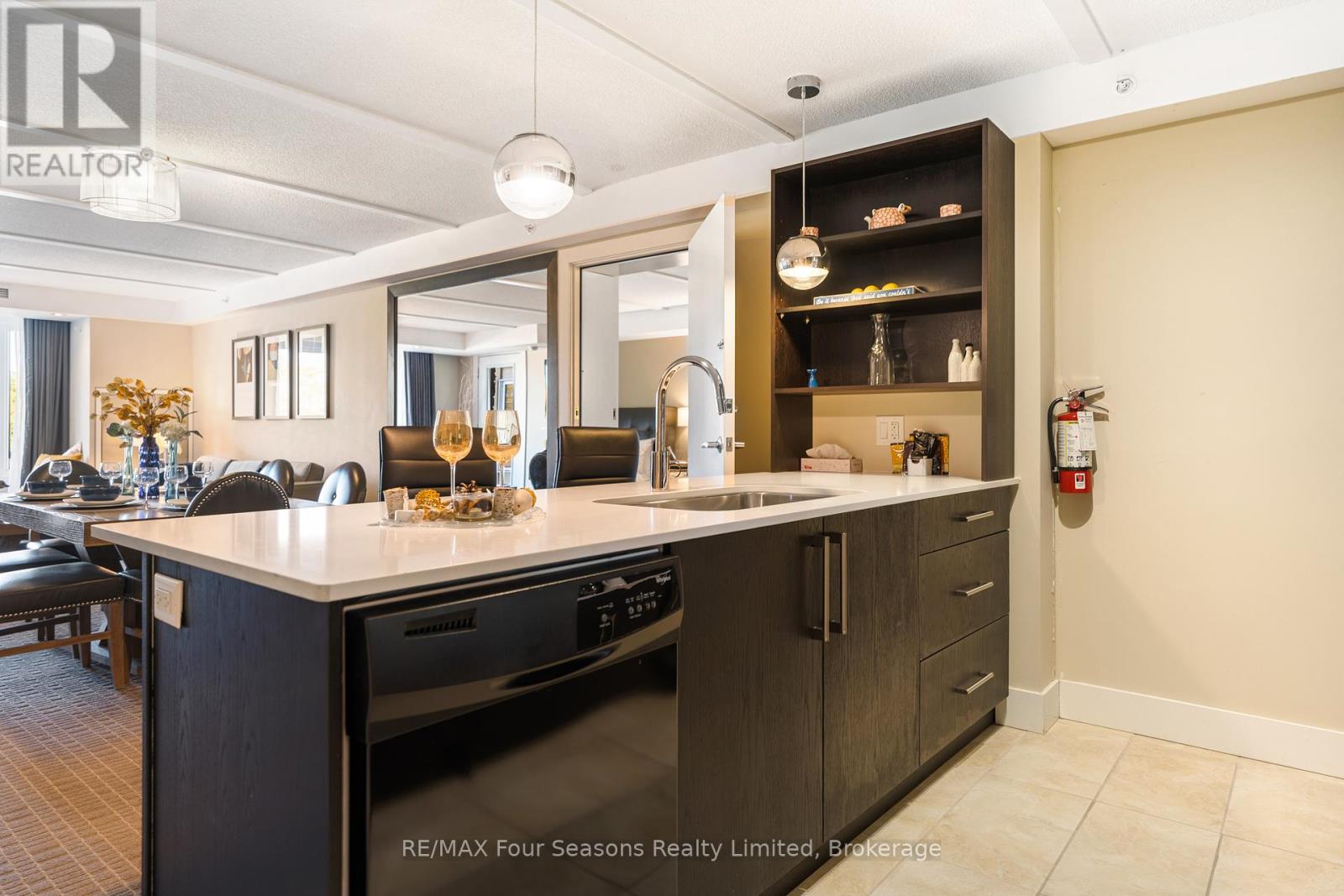62106212 9 Harbour St E, Collingwood, ON L9Y 5C5