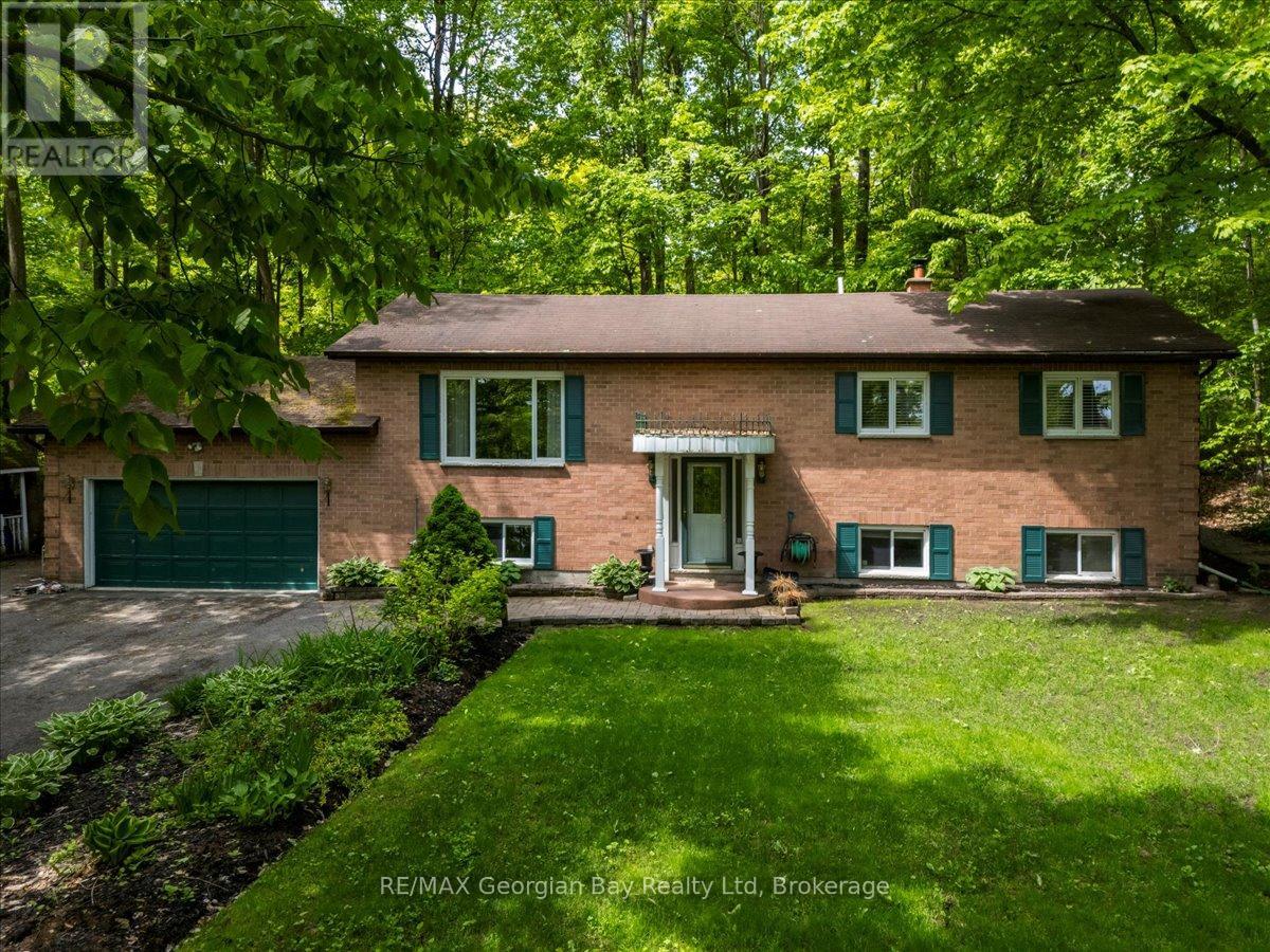 31 Lakeview Cres, Tiny, ON L9M 1R2