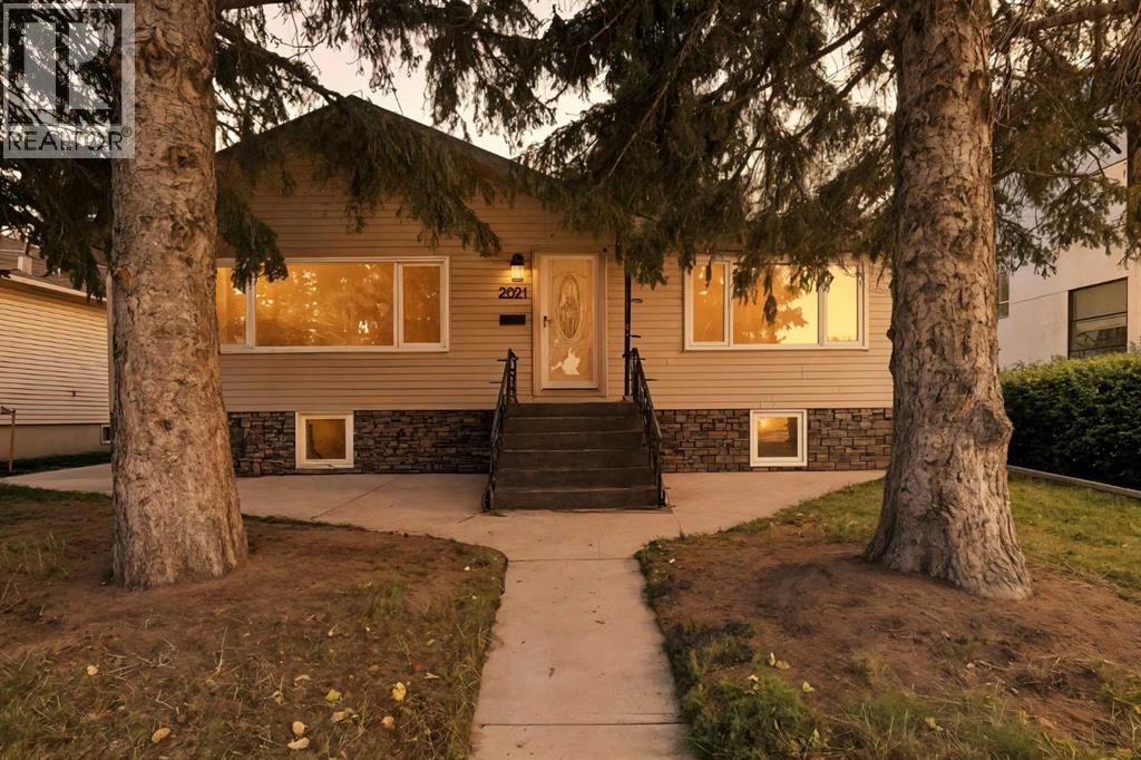 2021 Mountview Cres NW, Calgary, AB T2E 5N4