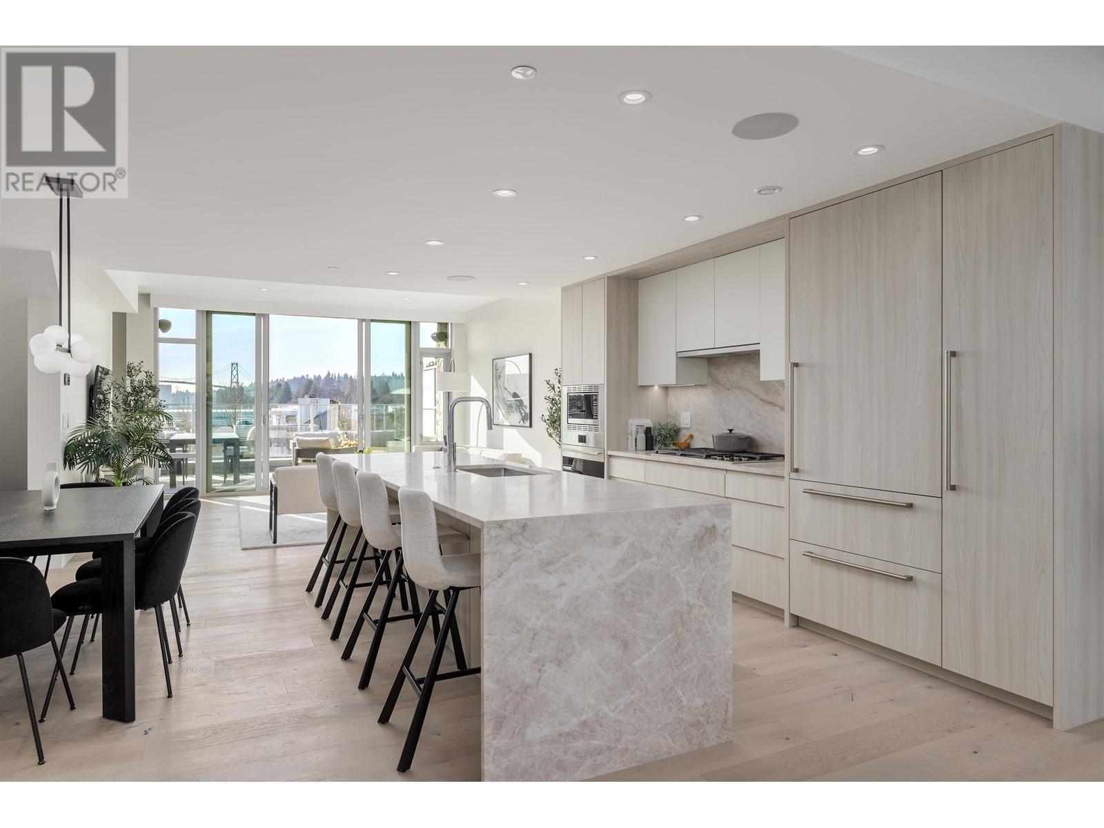 790 Arthur Erickson Pl, West Vancouver, BC V7T 0B8