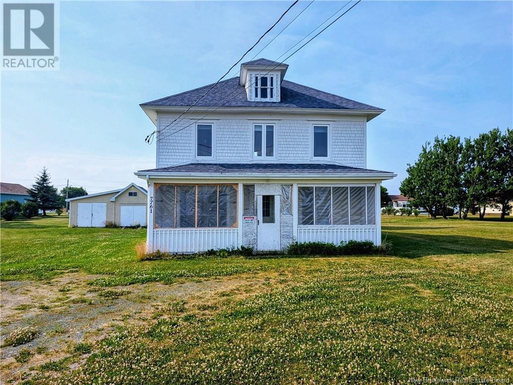 7761 Rue Saintpaul, Bas-Caraquet, NB E1W 6C1