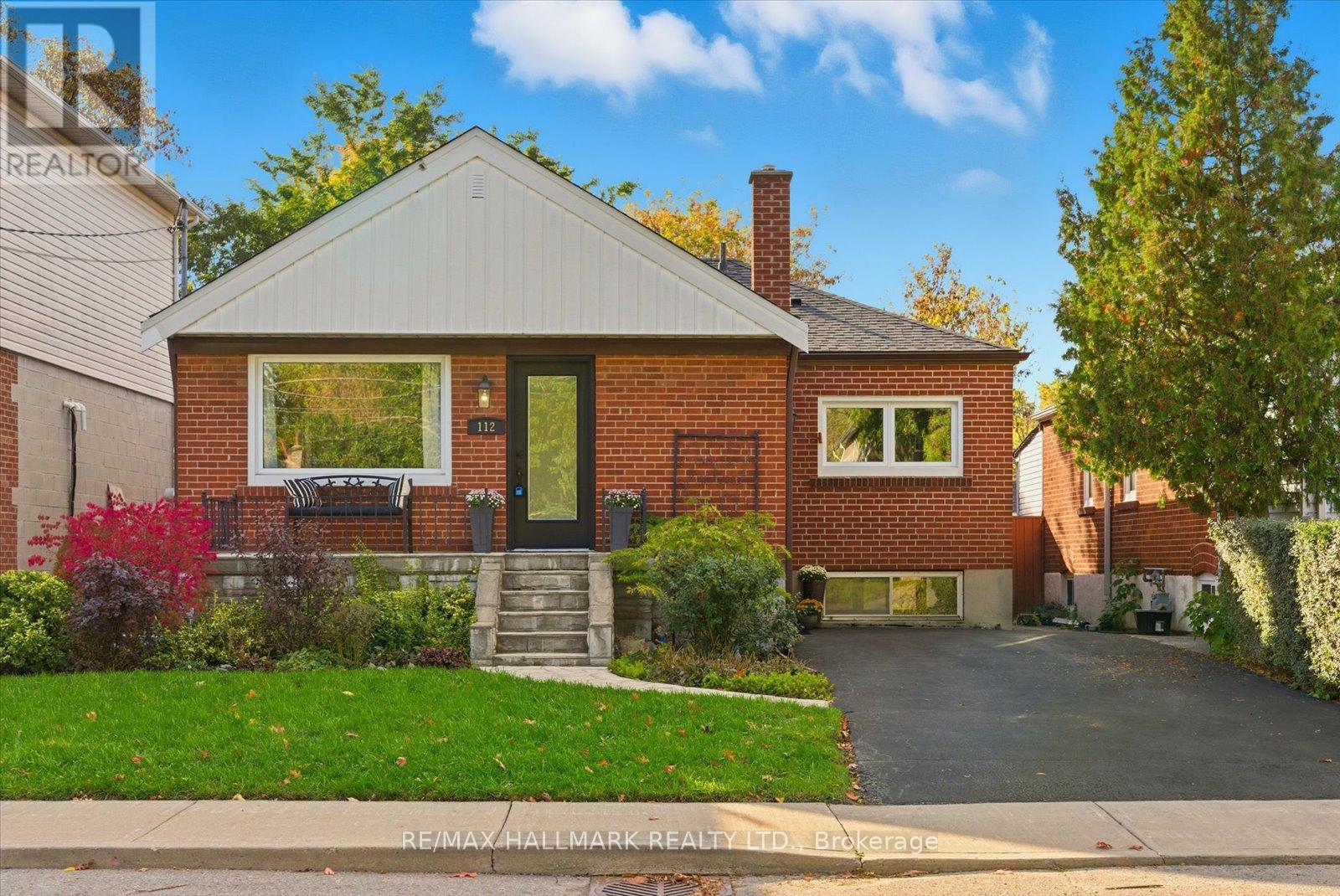 112 Phillip Ave, Toronto, ON M1N 3R4