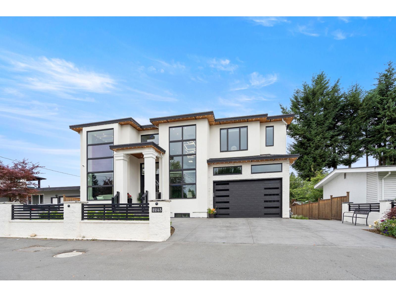 2245 Beaver St, Abbotsford, BC V2T 3C9