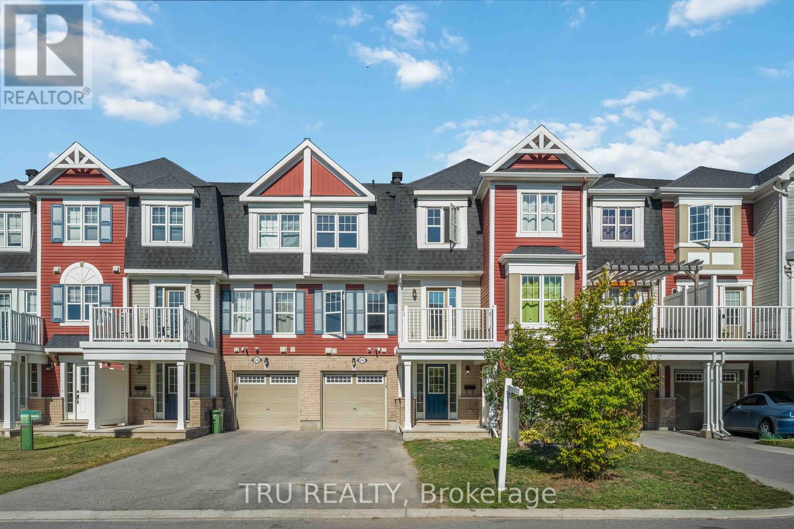 544 Snow Goose St, Ottawa, ON K2J 0T3