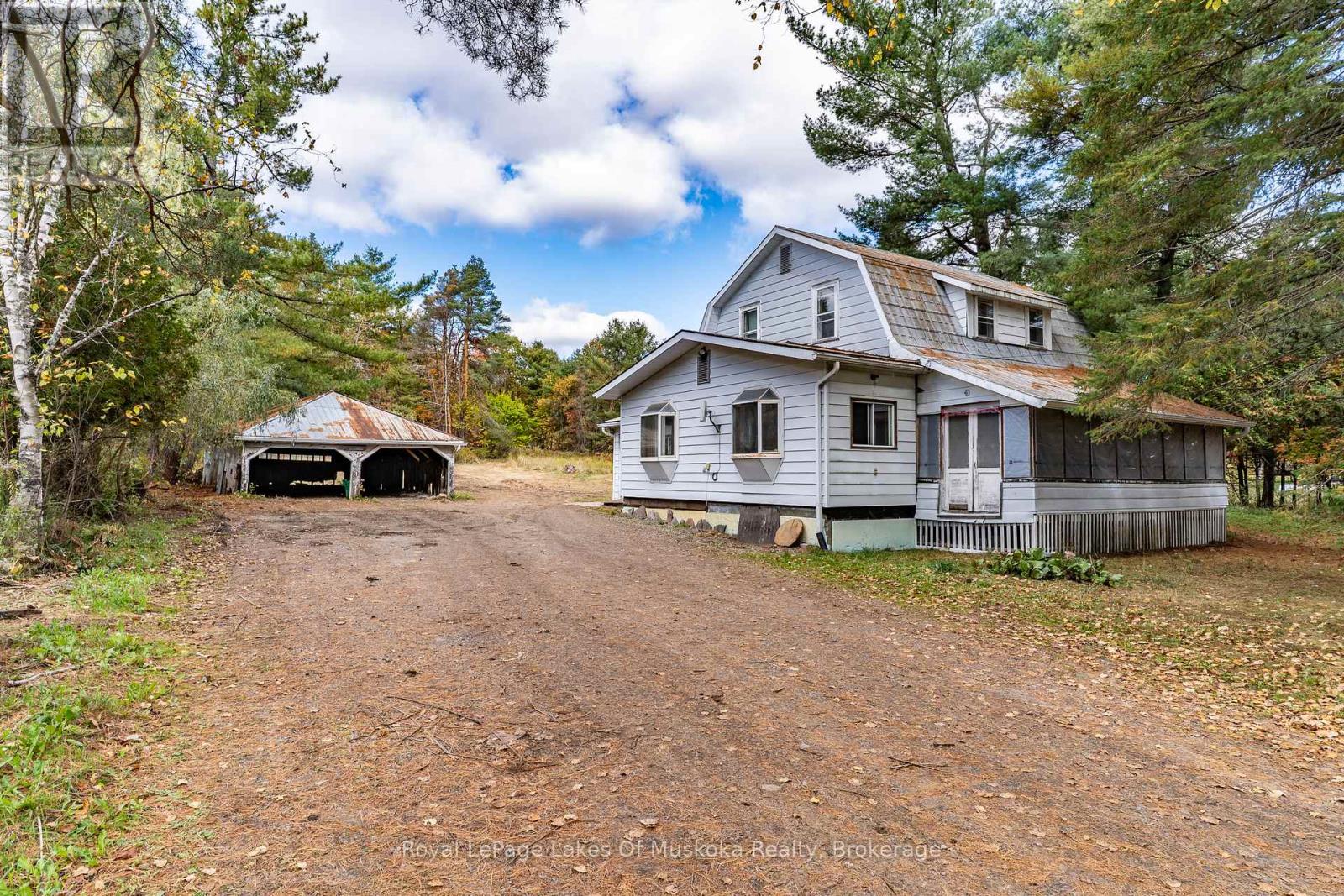 1015 Hewlitt Rd, Muskoka Lakes Monck Muskoka Lakes, ON P1L 0J4