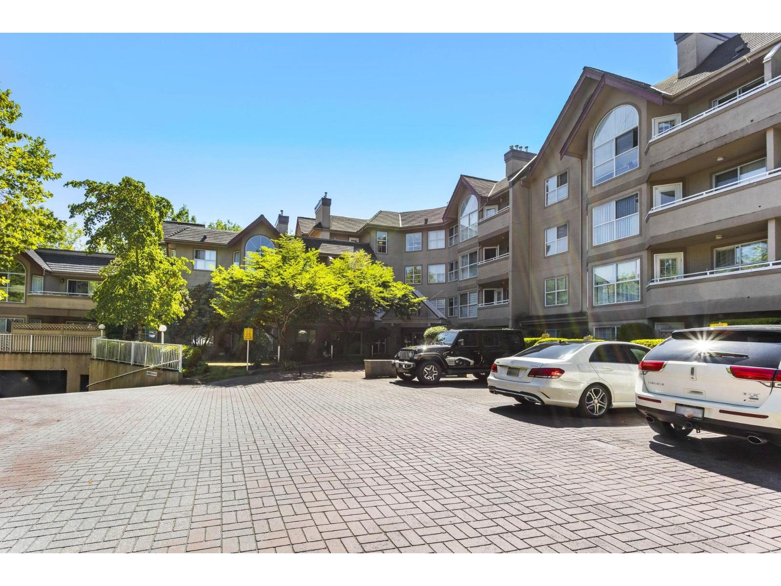 7435 121a Street Unit 310, Surrey, BC V3W 0W8