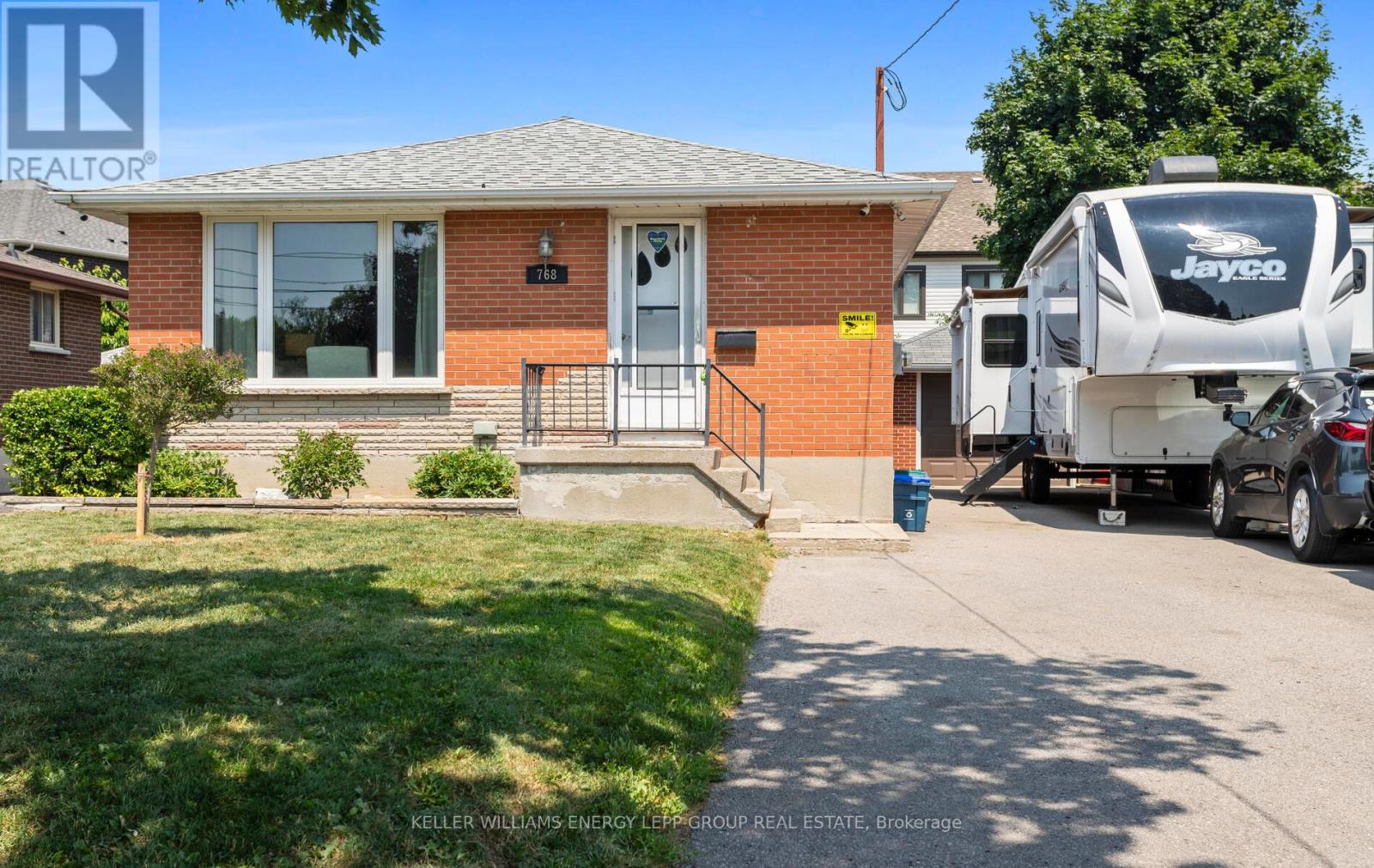 768 Olive Ave, Oshawa, ON L1H 2S3