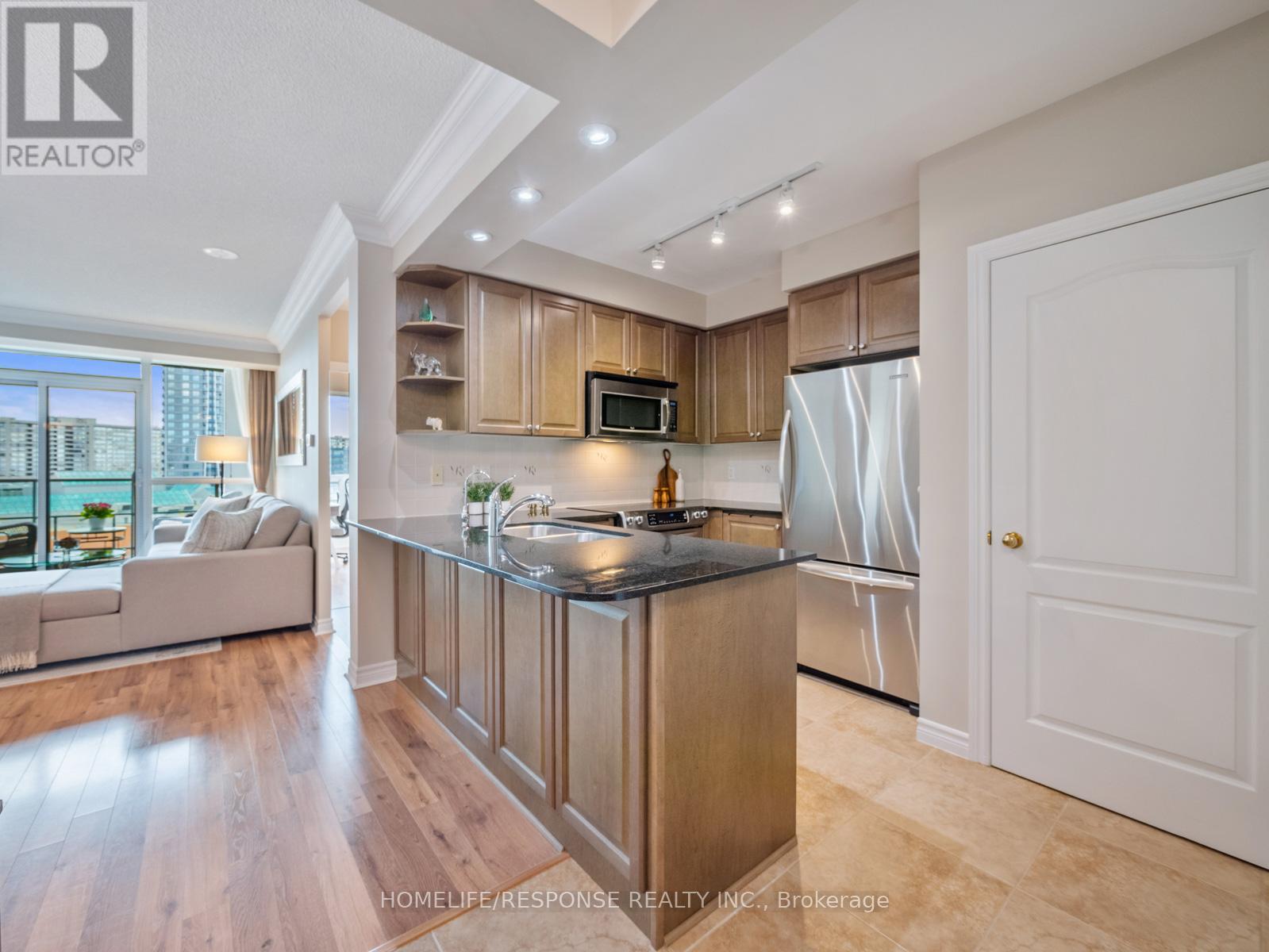 701 88 Promenade Cir, Vaughan, ON L4J 9A4