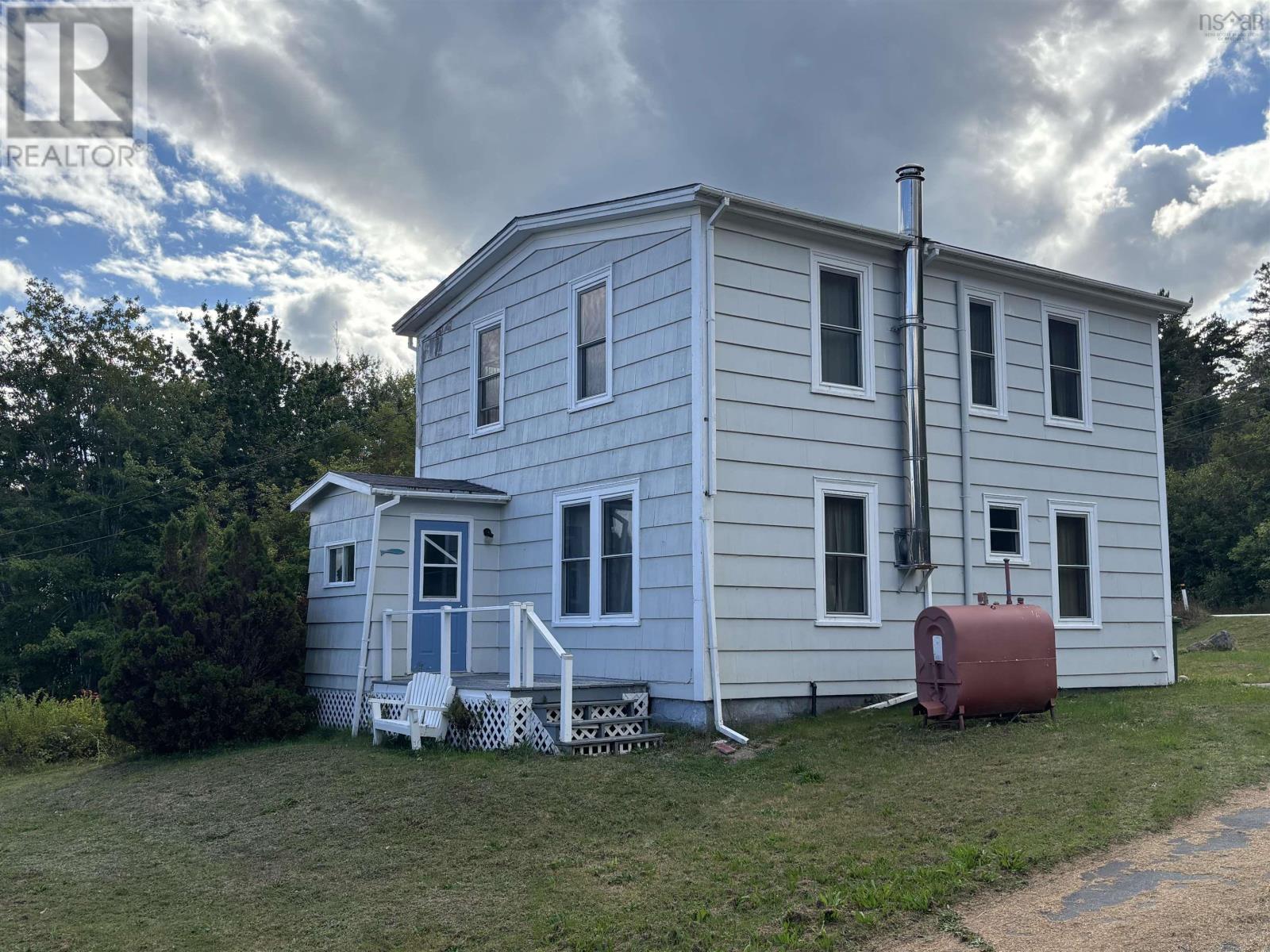 18 Central Port Mouton Rd, Port Mouton, NS B0T 1T0