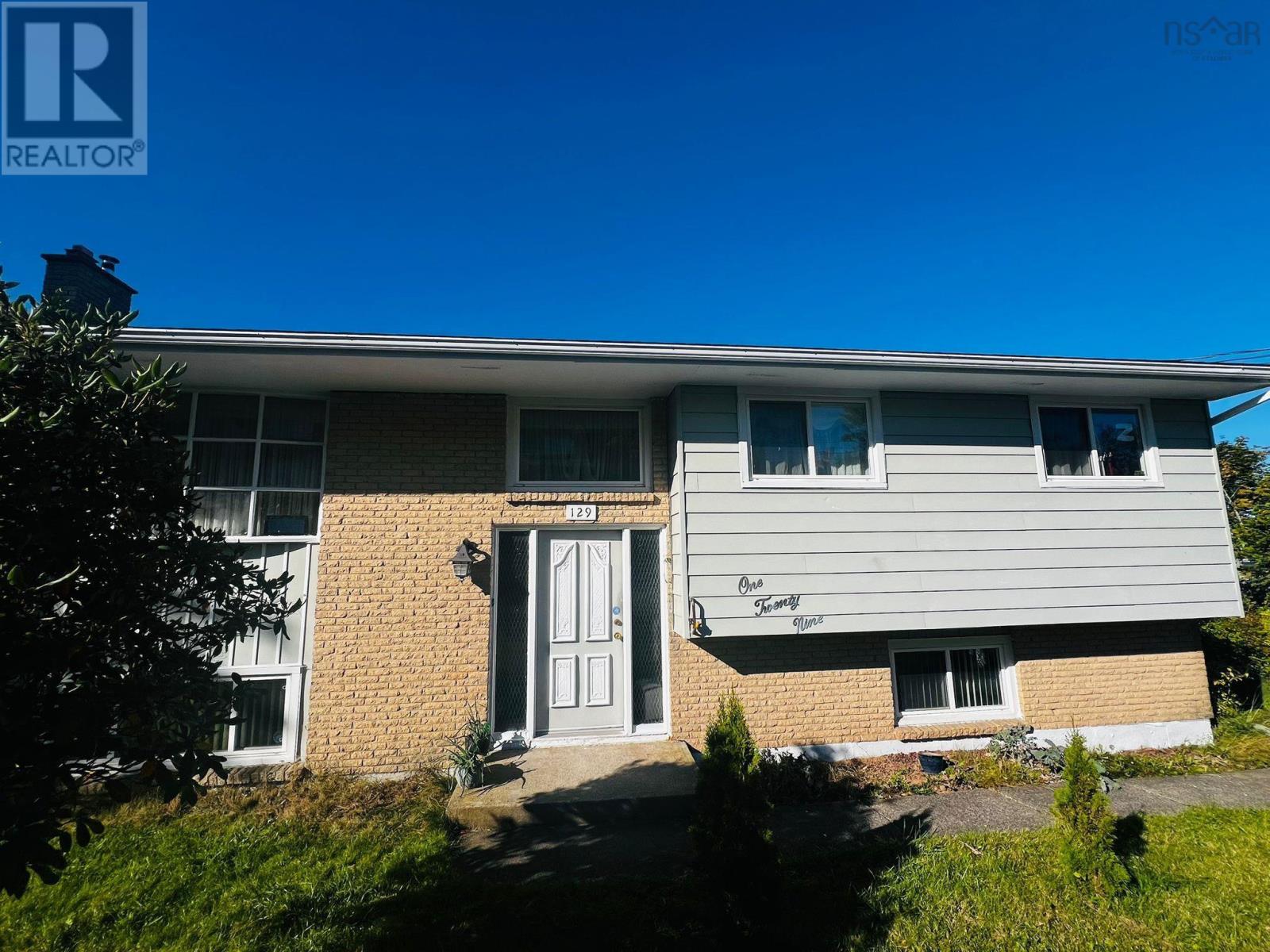 129 Regal Rd, Dartmouth, NS B2W 4H7