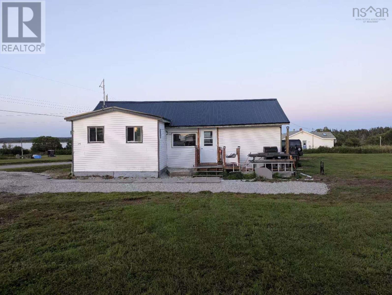 34 Club Rd, Pinkneys Point, NS B0W 1B0