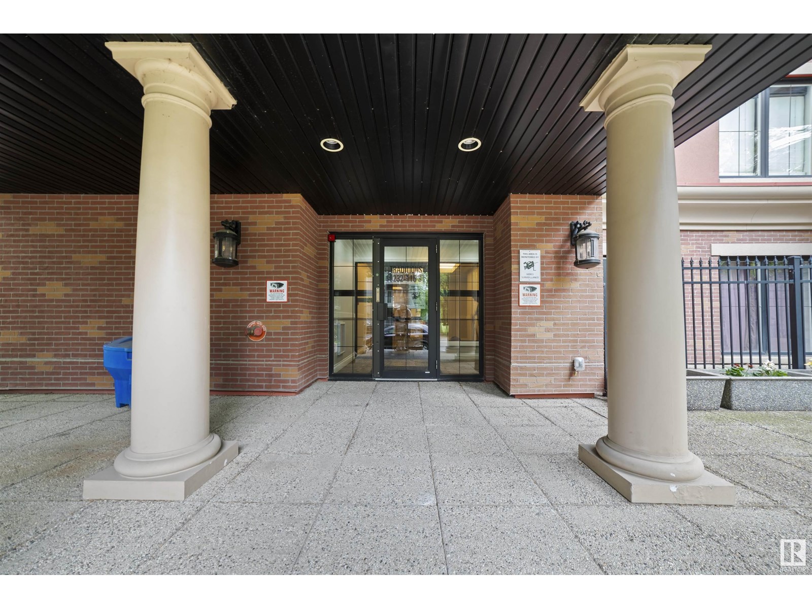 10232 115 Street Northwest #405, Edmonton, AB T5K 1T8