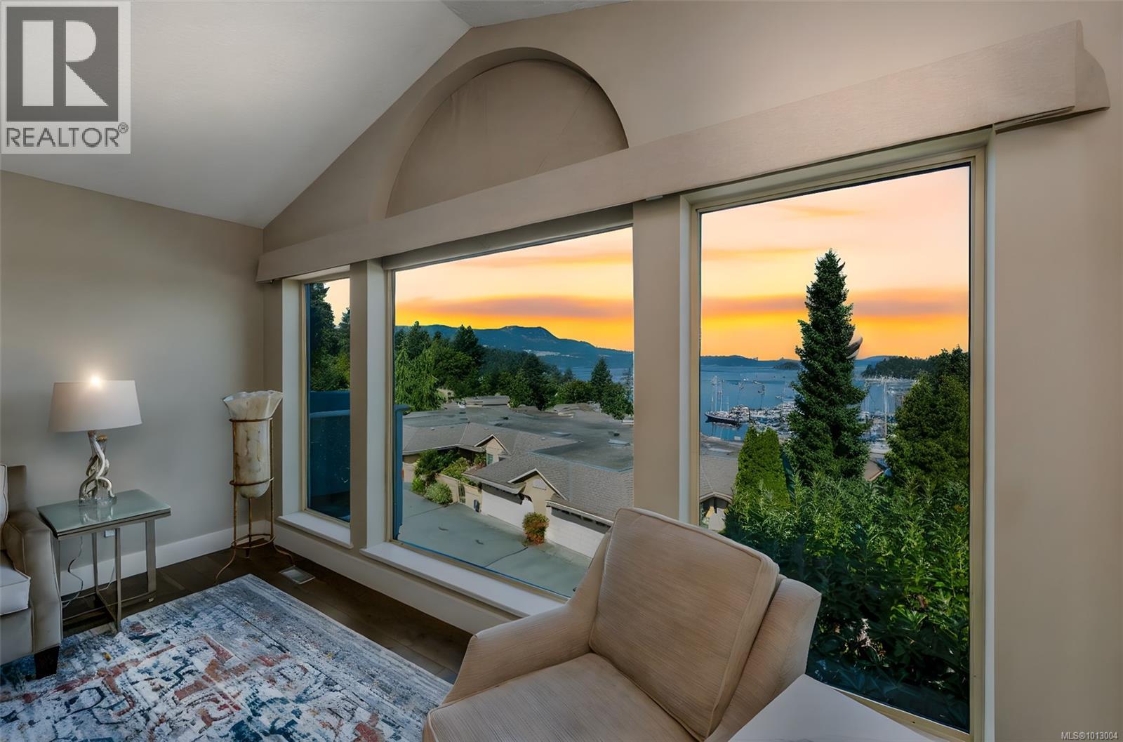 6880 Wallace Dr Unit 720 Dr, Central Saanich, BC V8M 1N8