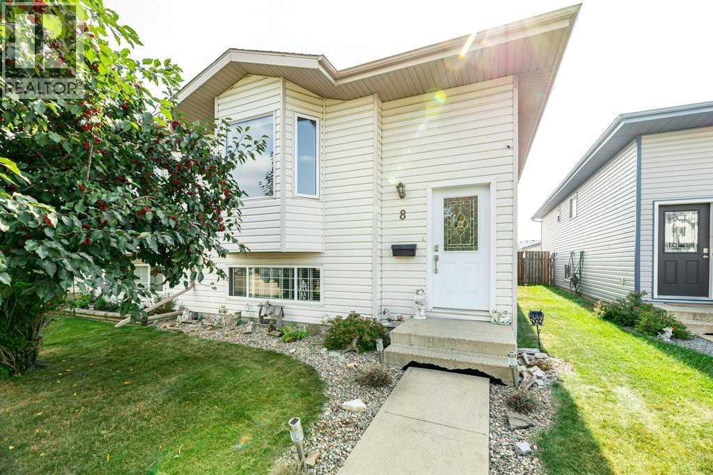 8 Kirk Close, Red Deer, AB T4P 3R1