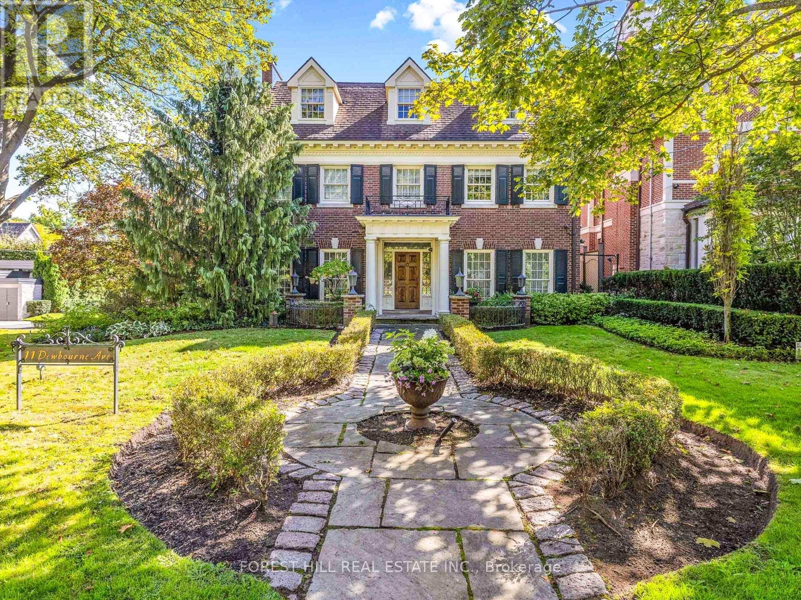 11 Dewbourne Ave, Toronto, ON M5P 1Z3