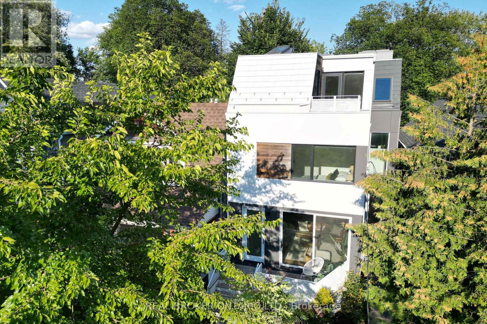 79 Eaton Ave A Ave, Toronto, ON M4J 2Z4
