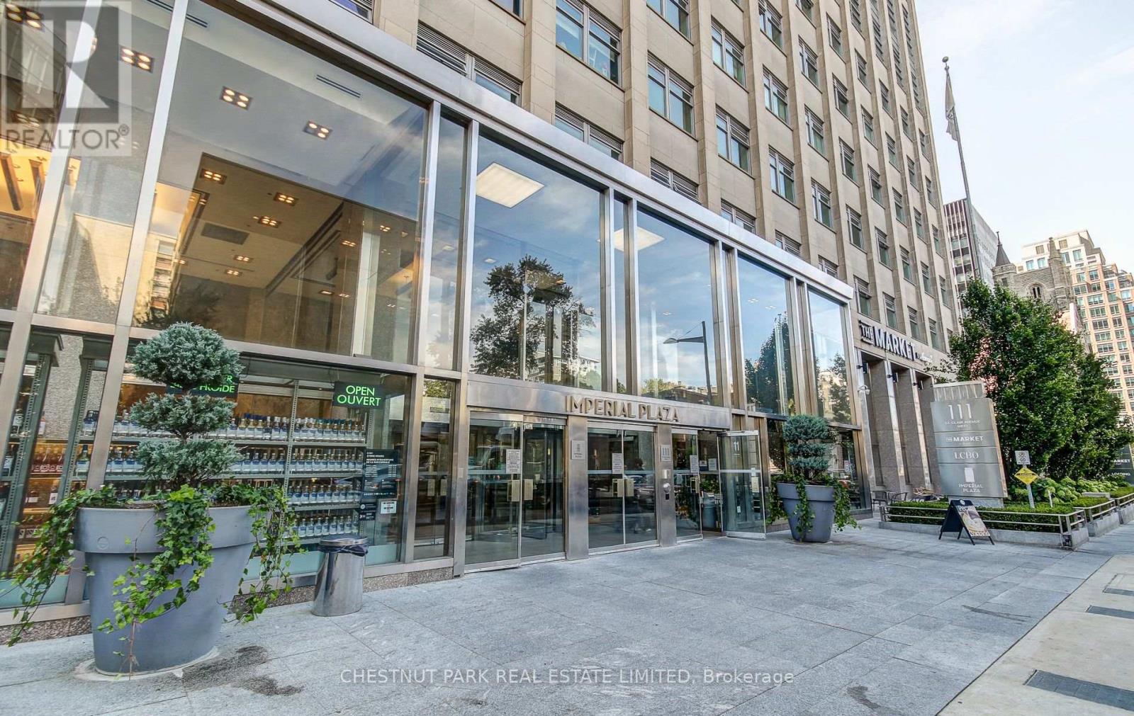 1820 111 St Clair Ave W, Toronto, ON M4V 1N5
