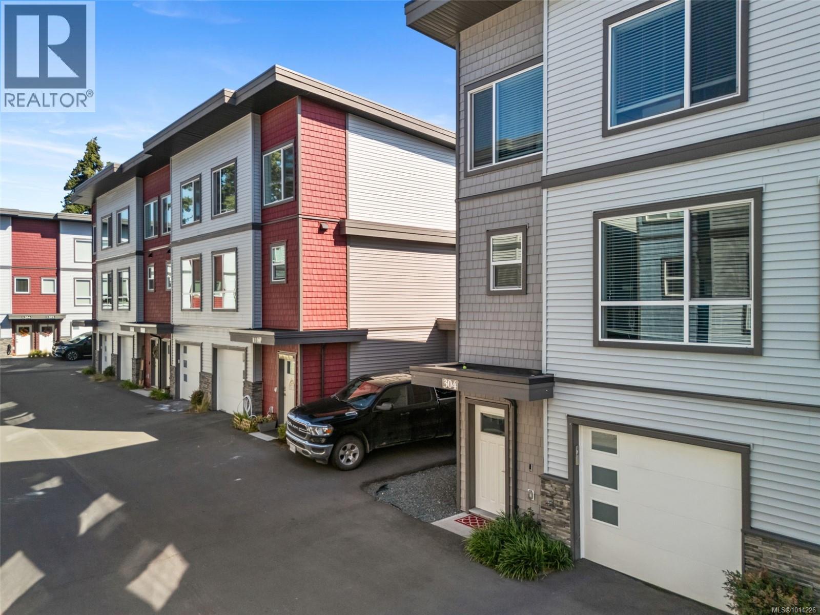 3351 Luxton Rd Unit 304 Rd, Langford, BC V9C 2Y9