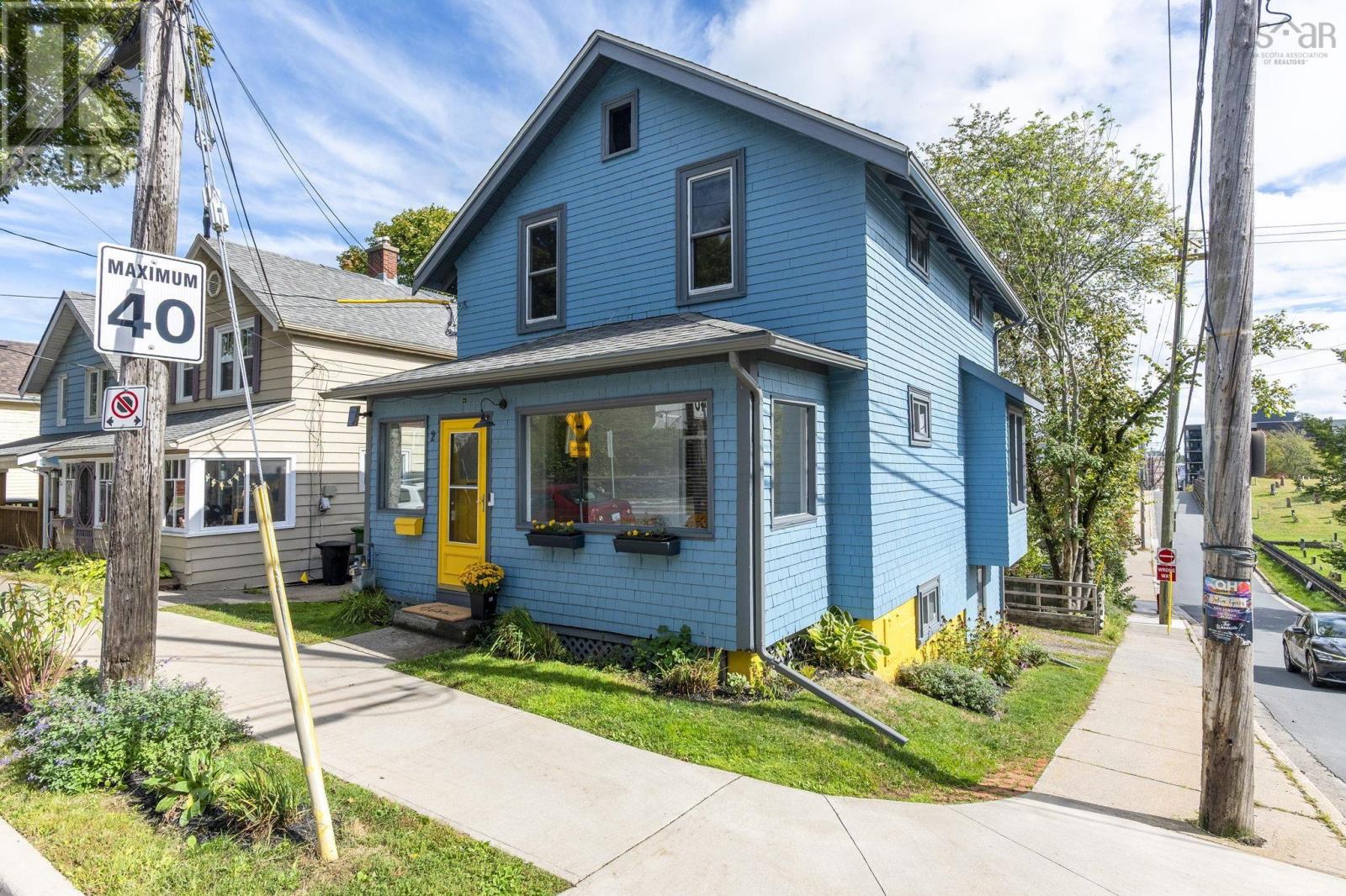 2 Dahlia St, Dartmouth, NS B3A 2R7