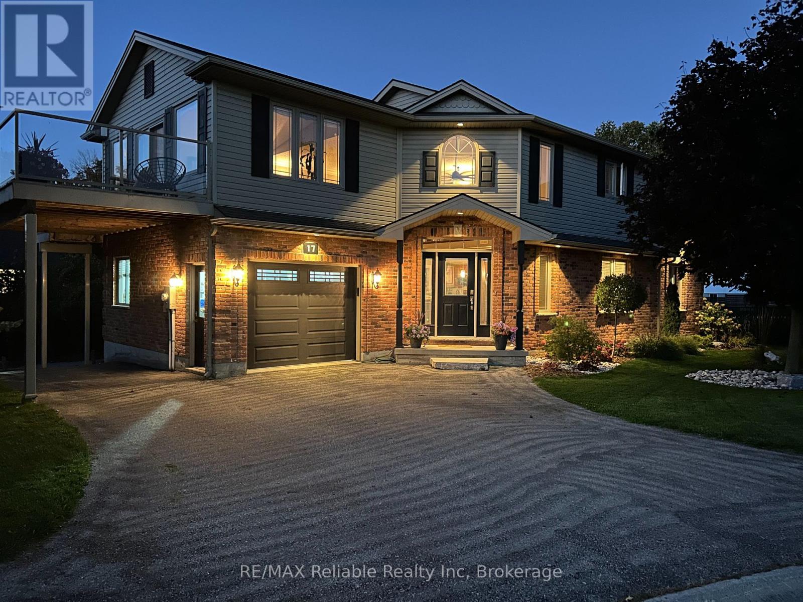17 Harbour Ct, Bluewater, ON N0M 1G0
