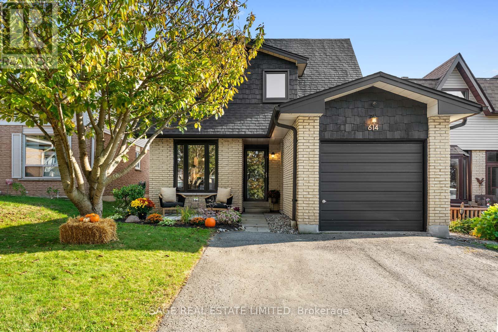 614 Stonebridge Ln, Pickering, ON L1W 3B3