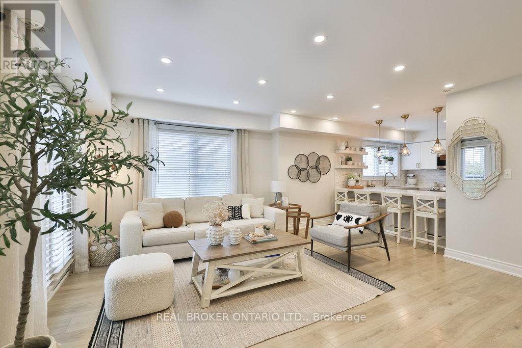14 31 Hays Blvd, Oakville, ON L6H 0J1