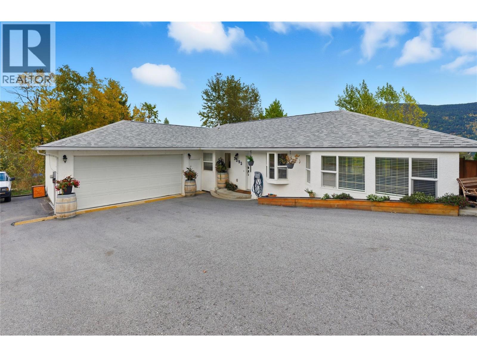3395 Southridge Dr, Castlegar, BC V1N 4G1