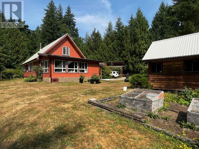 2243 Roberts Rd, Powell River, BC V8A 0M8