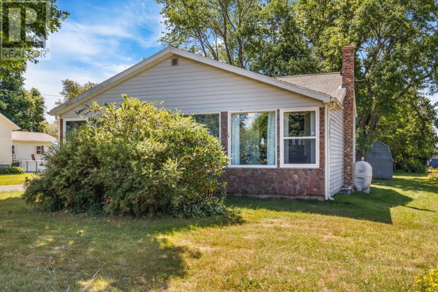 27 Wilfred St, Miscouche, PE C0B 1T0