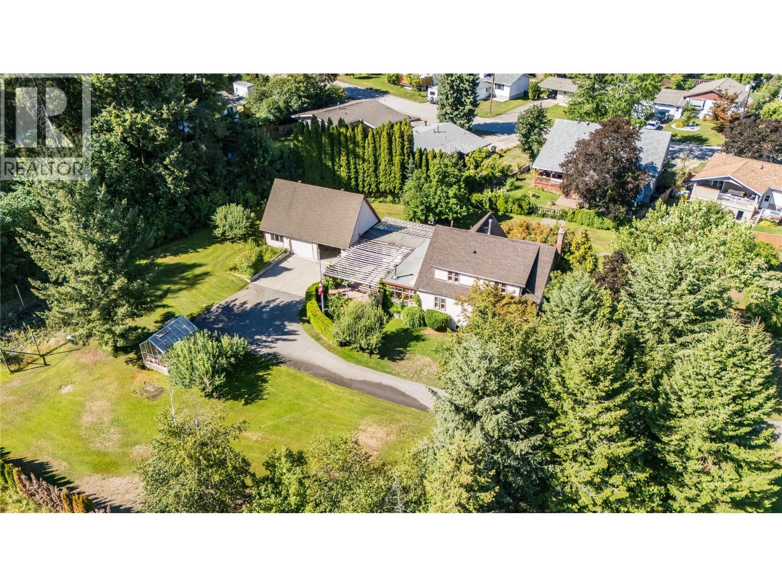 102 18 Street, Castlegar, BC V1N 2M7