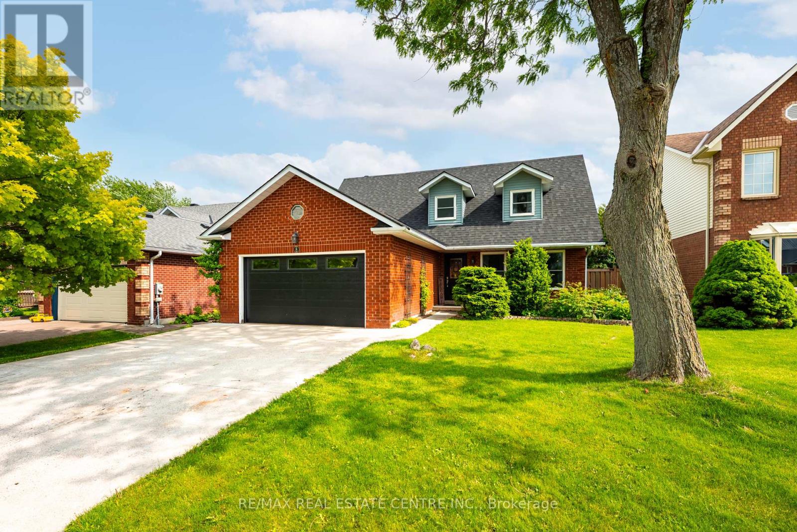 8 Passmore Ave, Orangeville, ON L9W 4E2