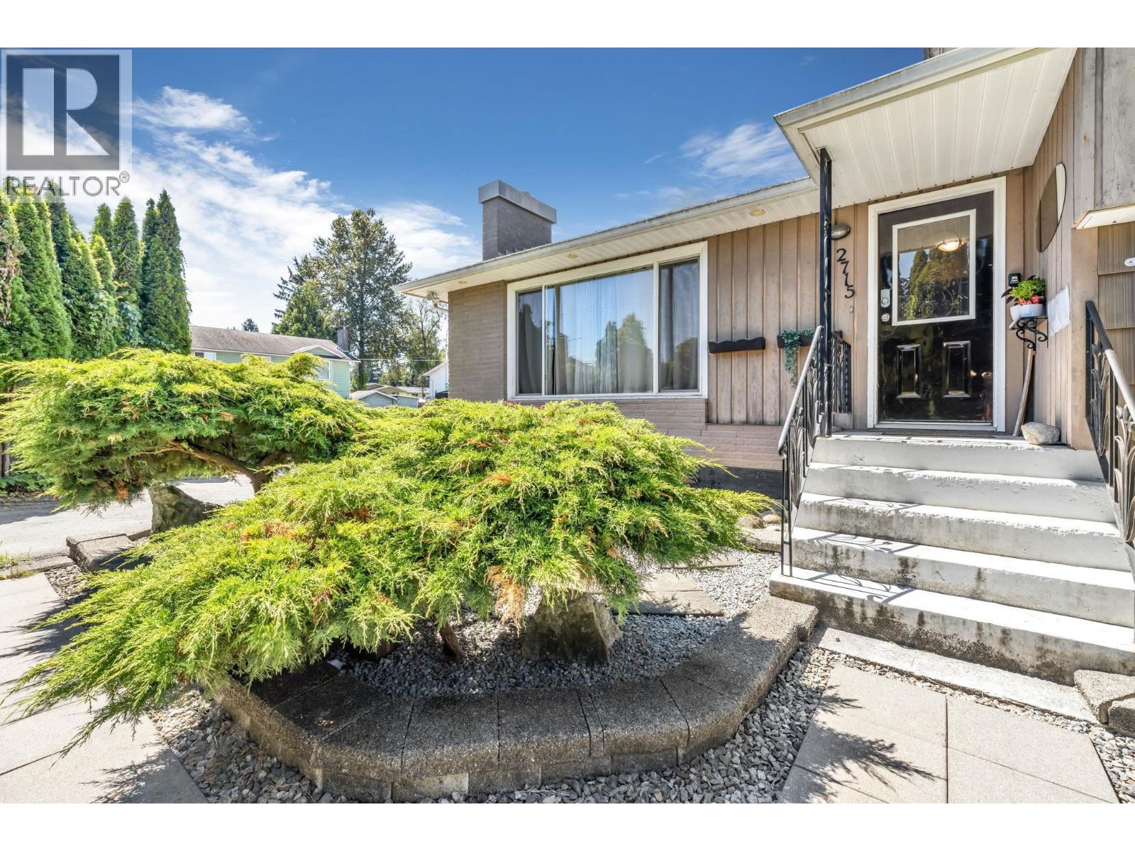 2715 Coast Meridian Rd, Port Coquitlam, BC V3B 3M6