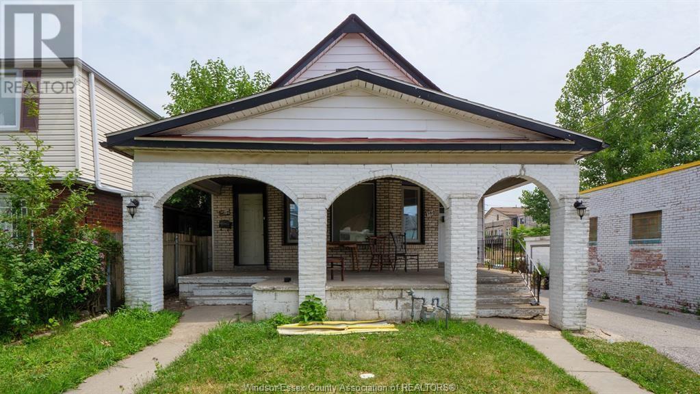 560-562 Pierre Ave, Windsor, ON N9A 2K7