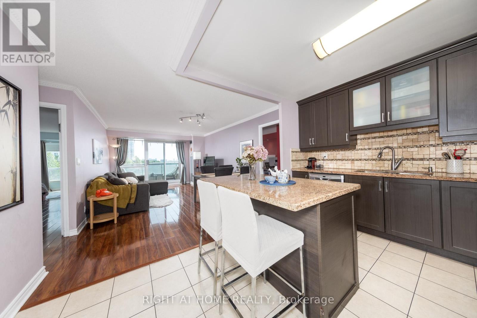 510 745 New Westminster Dr, Vaughan, ON L4J 8J9