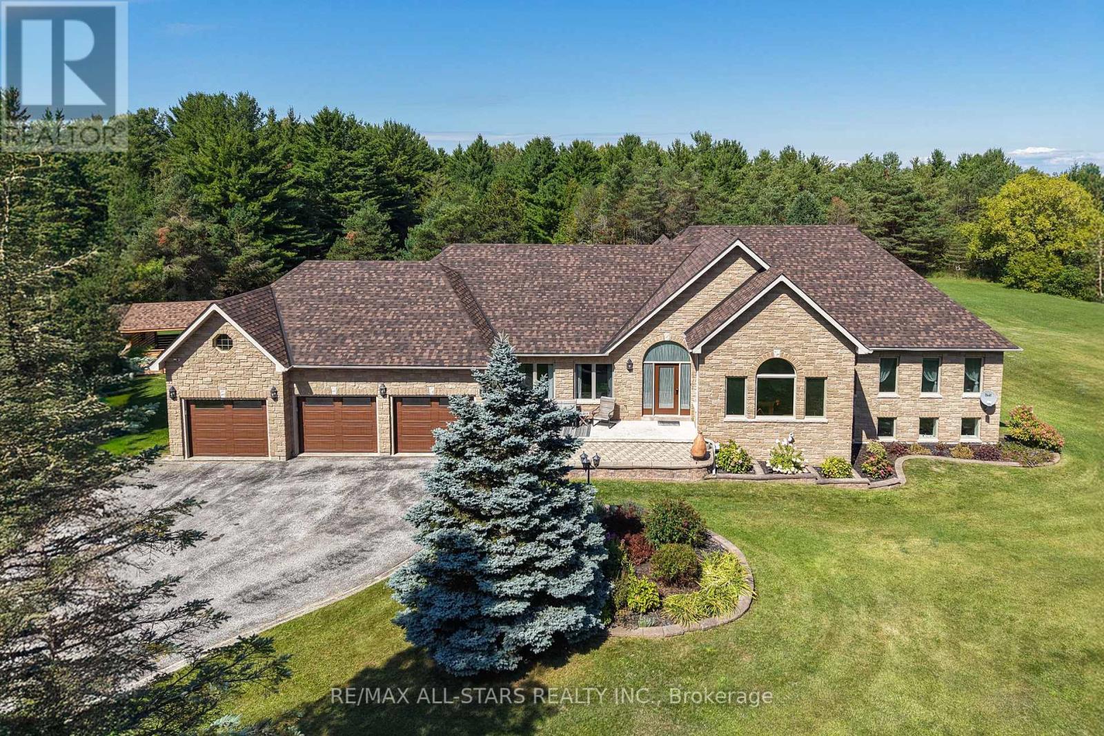 210 Ashworth Rd, Uxbridge, ON L0G 1M0
