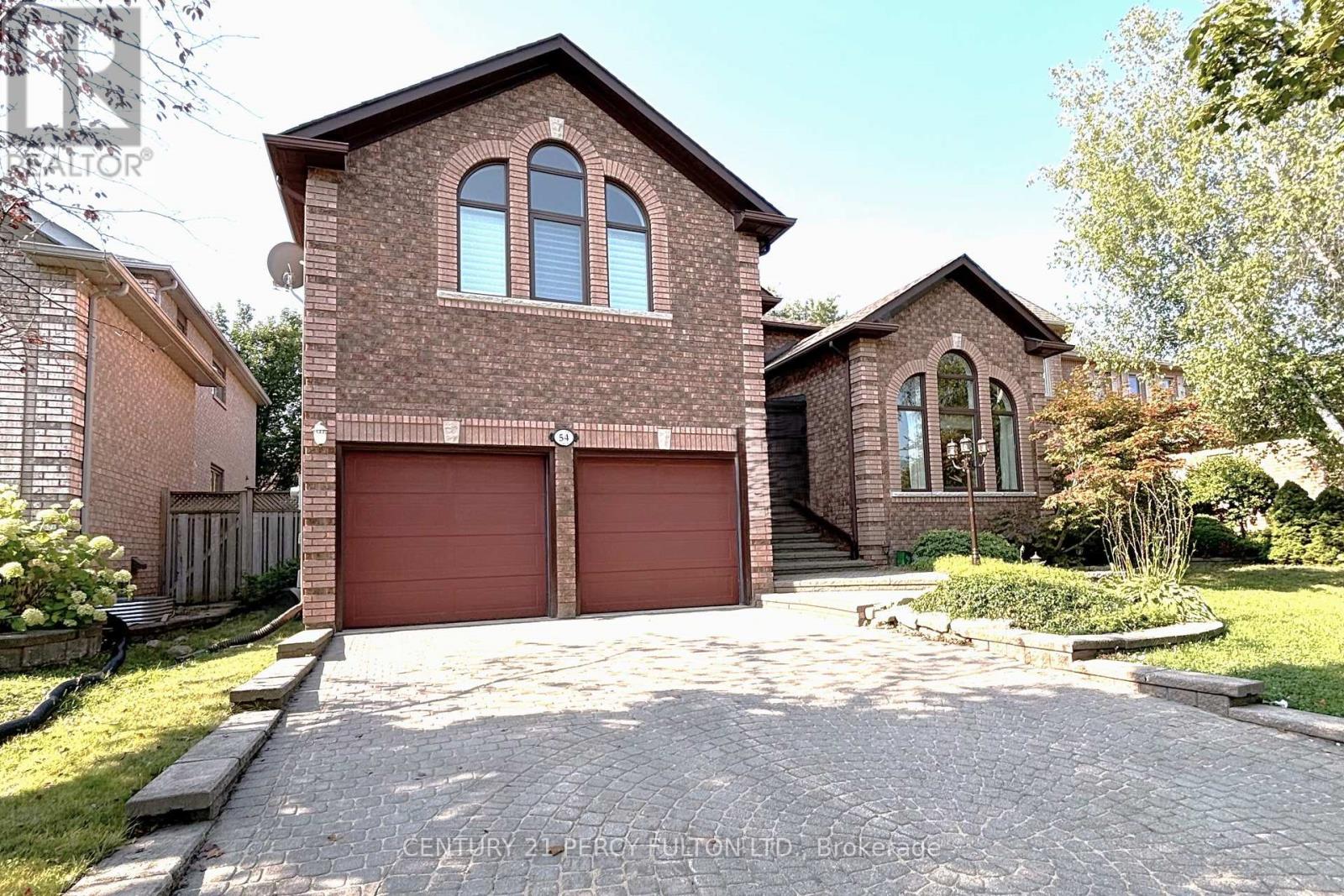 54 Cityview Cir, Barrie, ON L4N 7V1