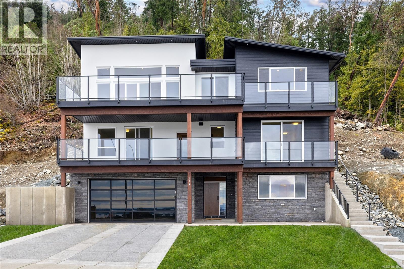 414 Thetis Dr, Ladysmith, BC V9G 0C1