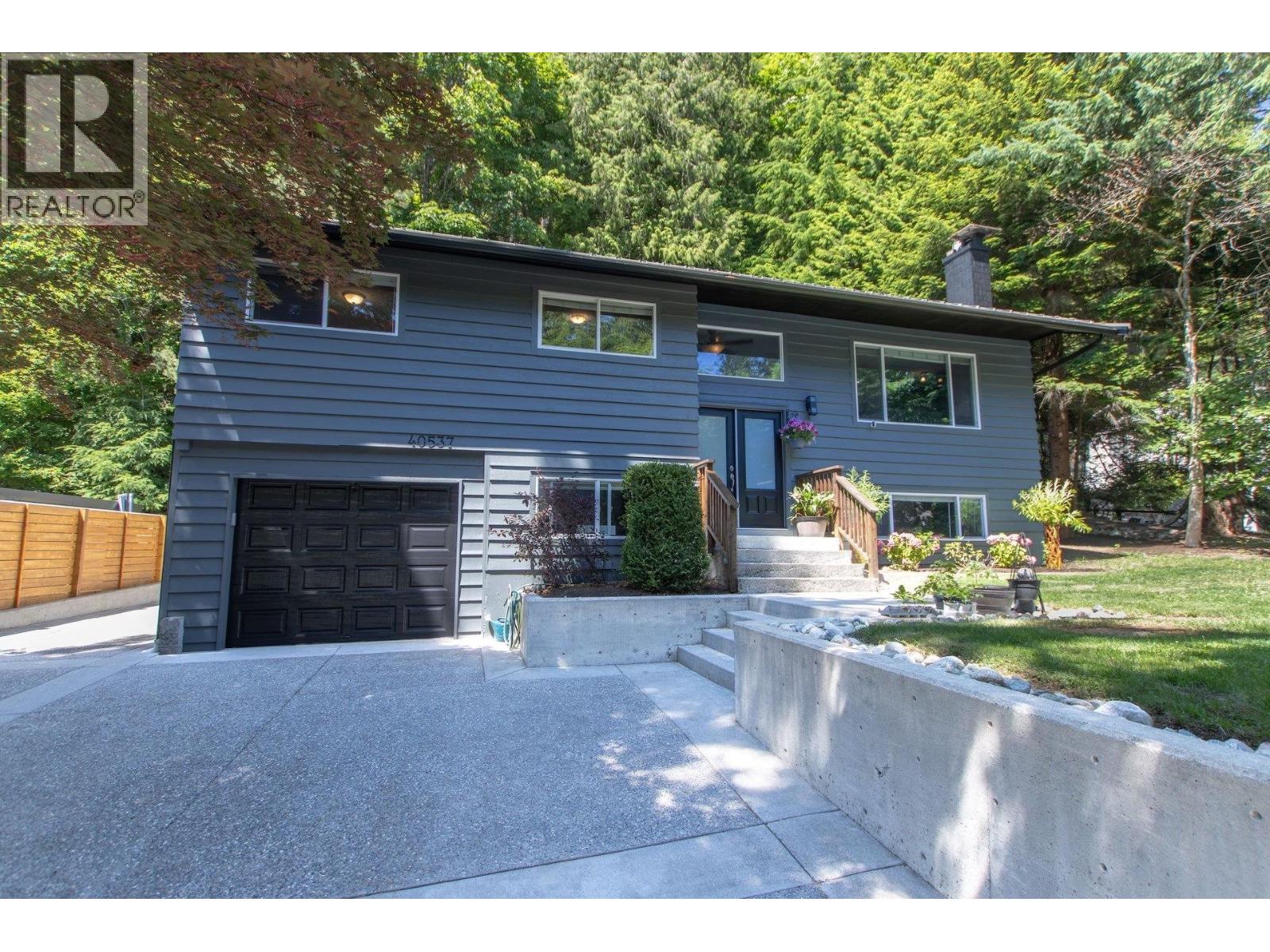 40537 N Highlands Way, Squamish, BC V0N 1T0