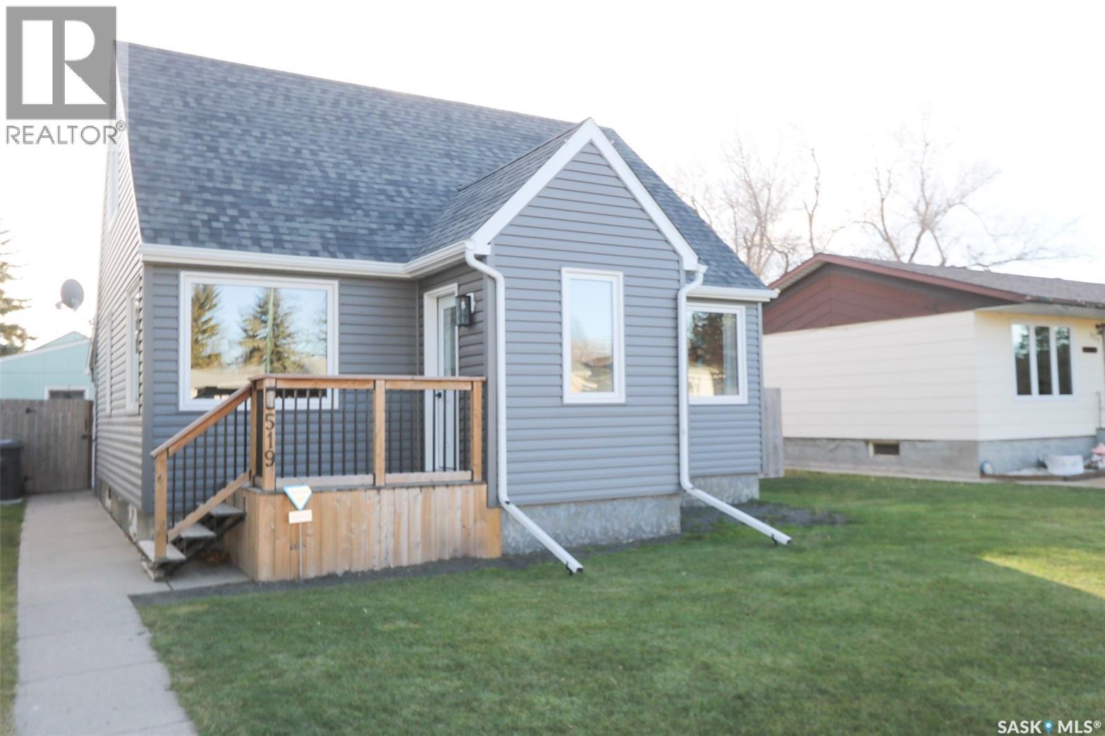 519 Seventh Ave W, Melville, SK S0A 2P0